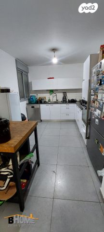 דירה, שדרות יצחק רבין, רמת אמיר, קדימה צורן