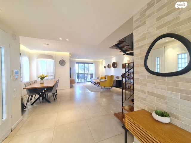 דו משפחתי, שאר העיר, גן יבנה