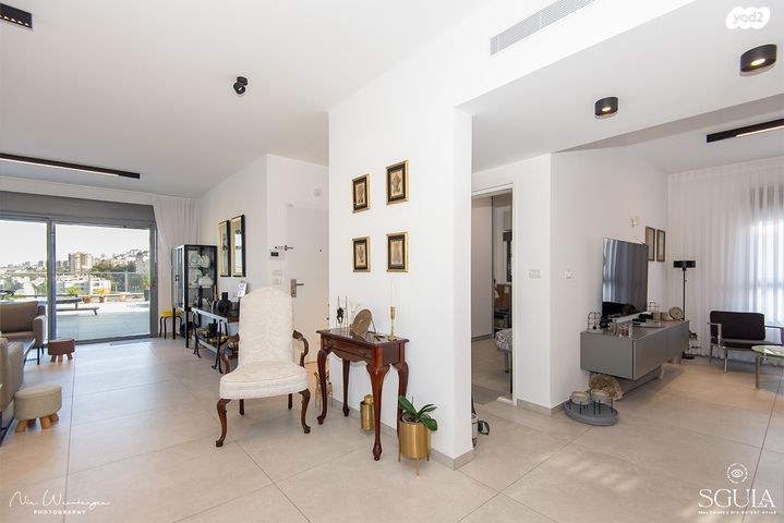 גג/ פנטהאוז, בנימין ד'ישראלי, אחוזה, חיפה