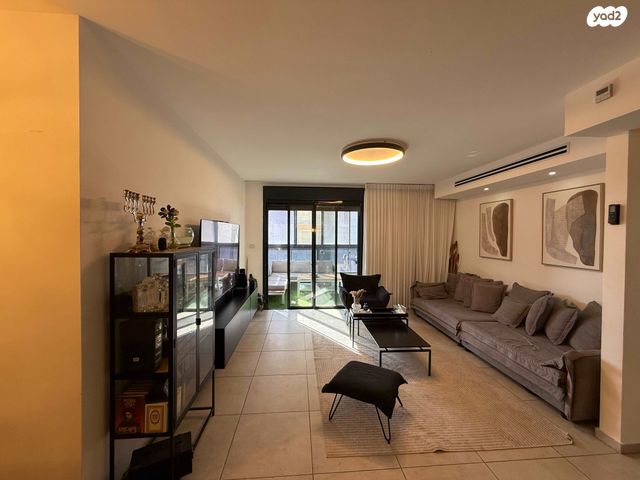 דירה, הרב אבא אבוחצירה, שדרות בפארק, שדרות