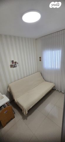 דירה, שדרות בר אילן 1, לב העיר, בת ים