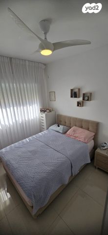 דירה, שדרות בר אילן 1, לב העיר, בת ים