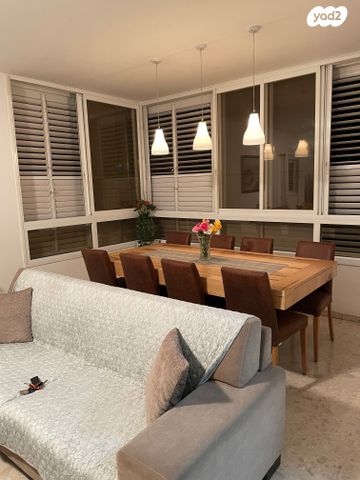 דירה, גבעת הרמבם, גבעתיים