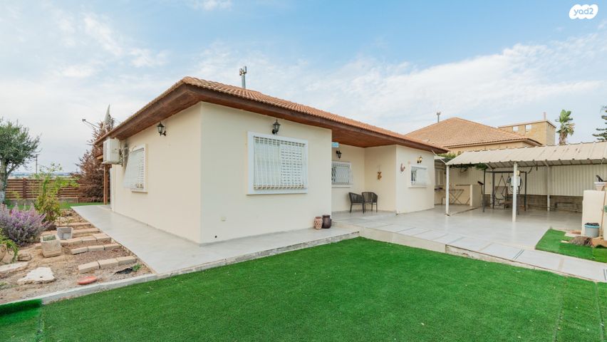 בית פרטי/ קוטג', מיתר / כרמית