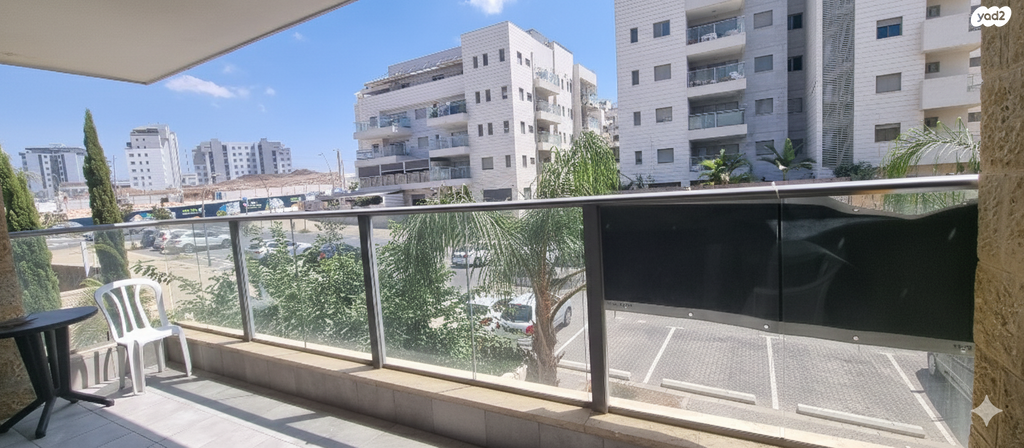 דירה, נאדין גורדימר, פסגות אפק, ראש העין