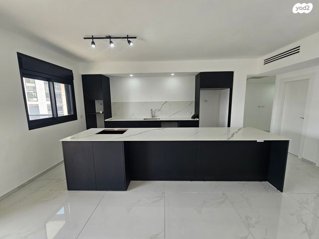 אמנון ליפקין שחק 