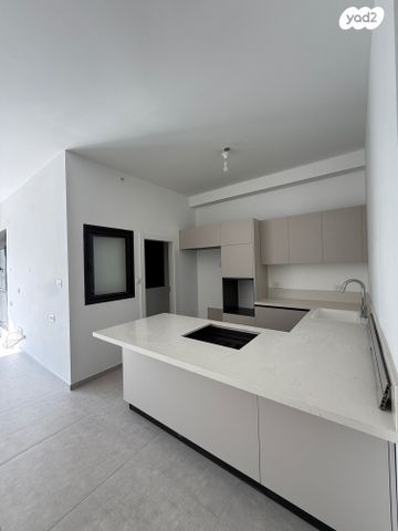 דירה, הקוממיות 16, דרום חדש, פארק הים, בת ים