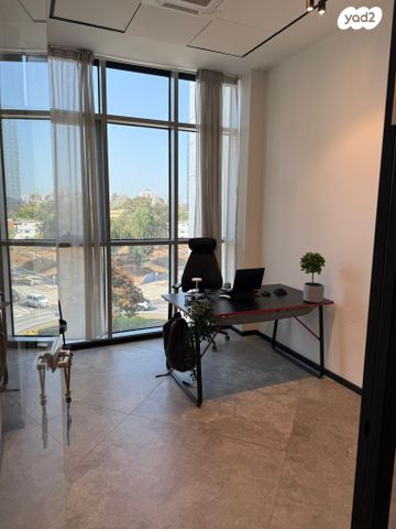 חלל עבודה משותף, חולון