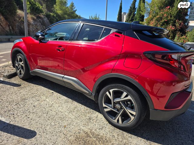 מודעת רכב טויוטה C-HR