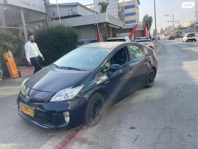 טויוטה פריוס