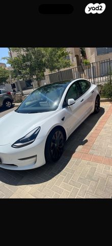 מודעת רכב טסלה מודל 3