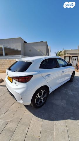 מודעת רכב אם ג'י MG3