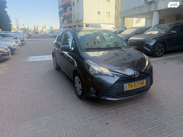 טויוטה יאריס
