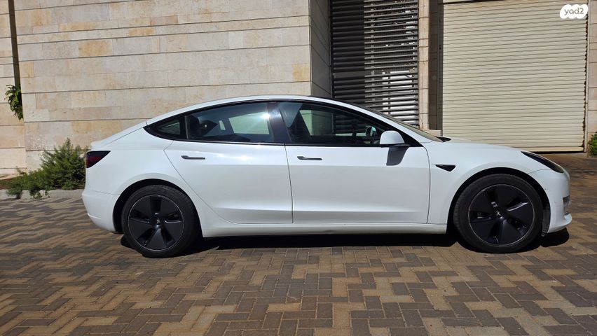 מודעת רכב טסלה מודל 3