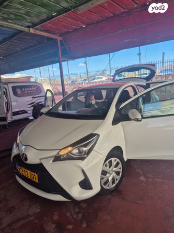טויוטה יאריס