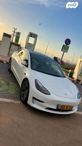 מודעת רכב טסלה מודל 3