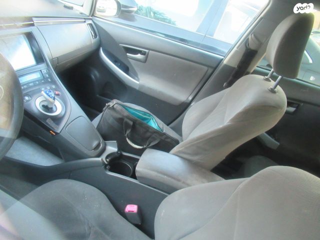 טויוטה פריוס