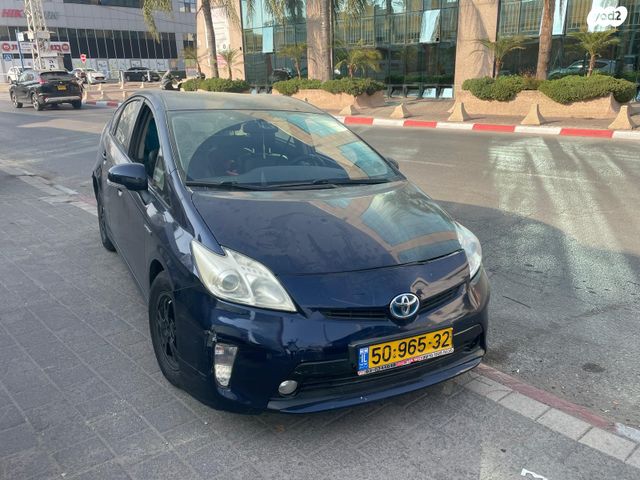טויוטה פריוס