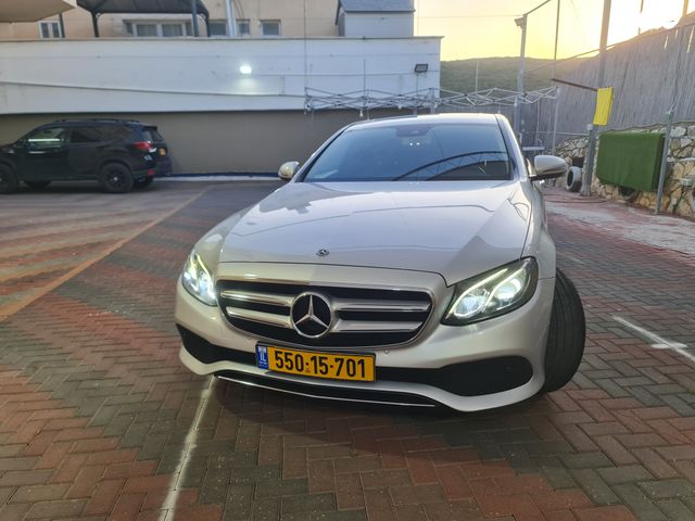 מודעת רכב מרצדס-בנץ E-class