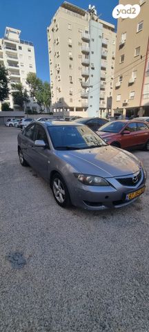 מודעת רכב מאזדה 3