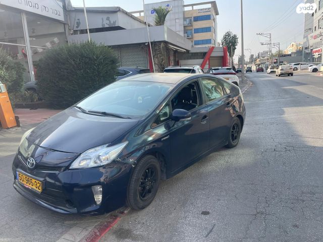 טויוטה פריוס