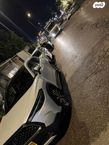 טויוטה קורולה קרוס