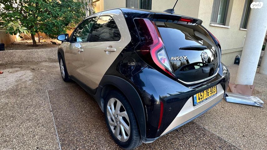 טויוטה אייגו X
