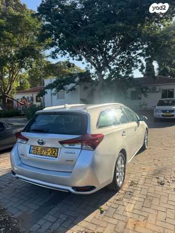 טויוטה אוריס