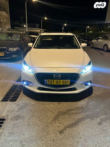 מודעת רכב מאזדה 3