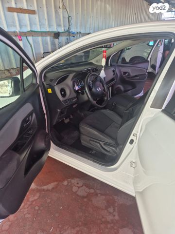 טויוטה יאריס