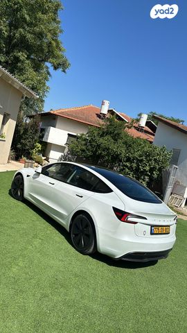 מודעת רכב טסלה מודל 3