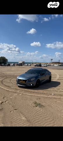 מודעת רכב מאזדה 3