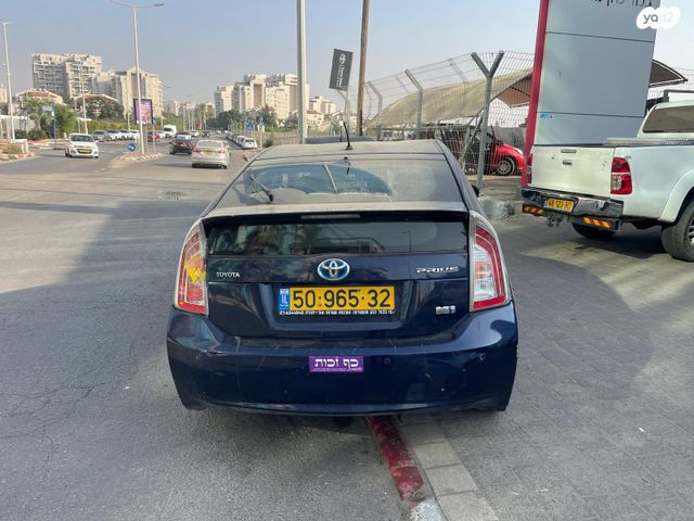 מודעת רכב טויוטה פריוס