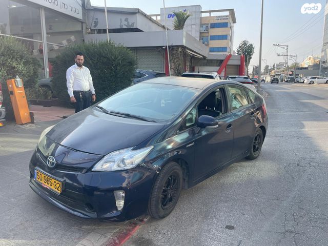 טויוטה פריוס