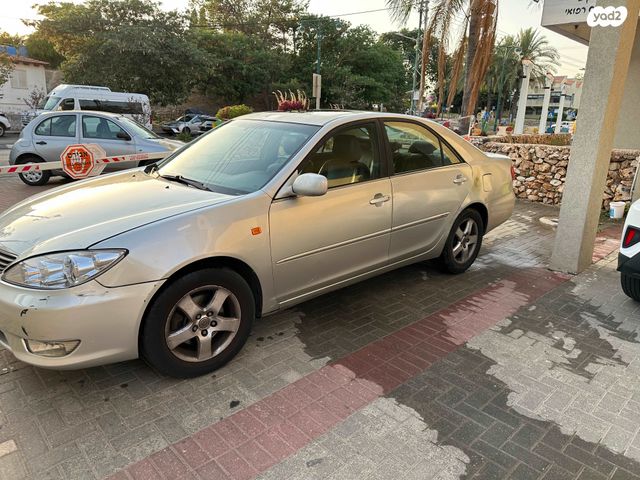 טויוטה קאמרי