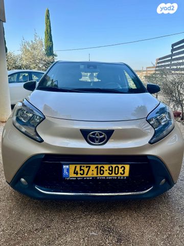 טויוטה אייגו X