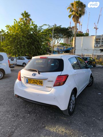 טויוטה יאריס