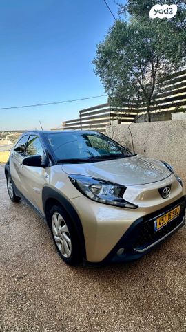 טויוטה אייגו X