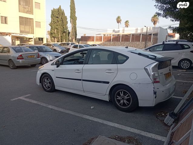 טויוטה פריוס