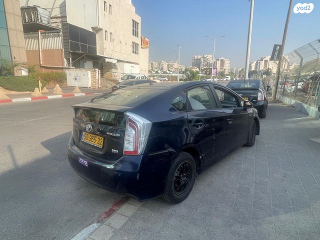 טויוטה פריוס