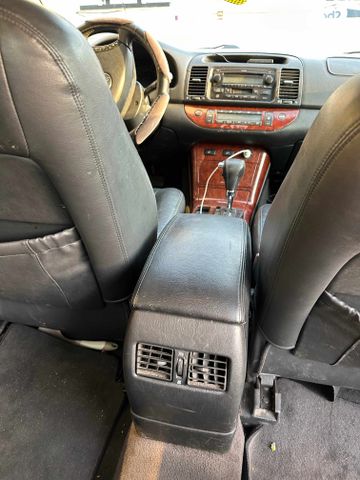 טויוטה קאמרי