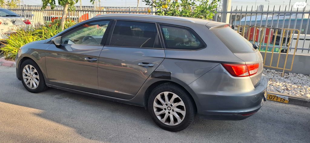 מודעת רכב סיאט לאון