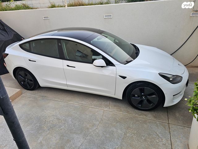 מודעת רכב טסלה מודל 3