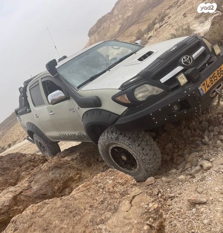 מודעת רכב טויוטה היילקס ויגו