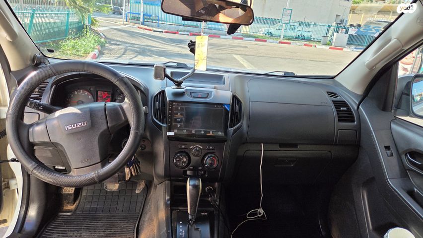 איסוזו די-מקס