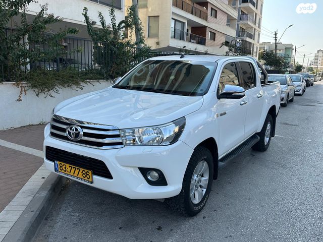 מודעת רכב טויוטה היילקס