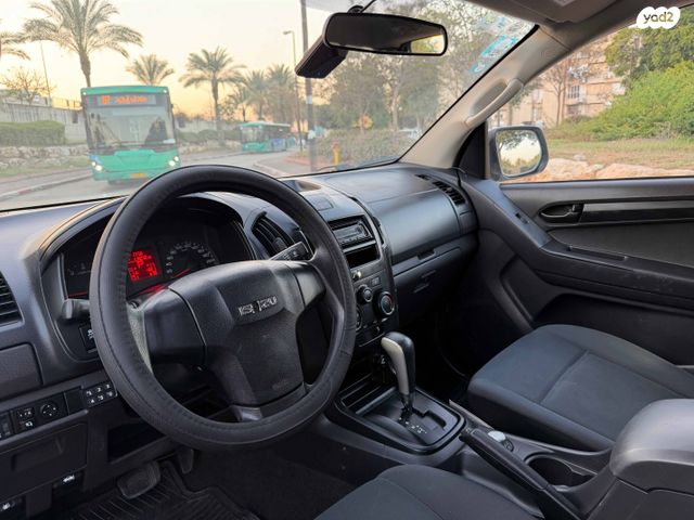 איסוזו די-מקס