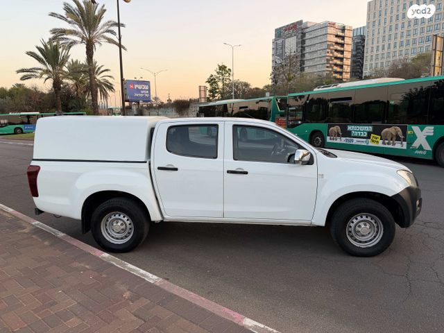 איסוזו די-מקס