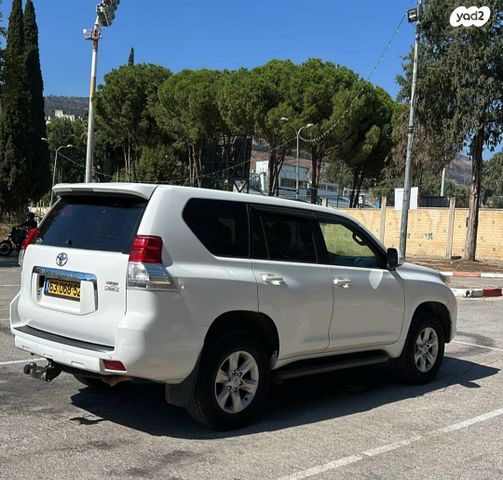 טויוטה לנד קרוזר