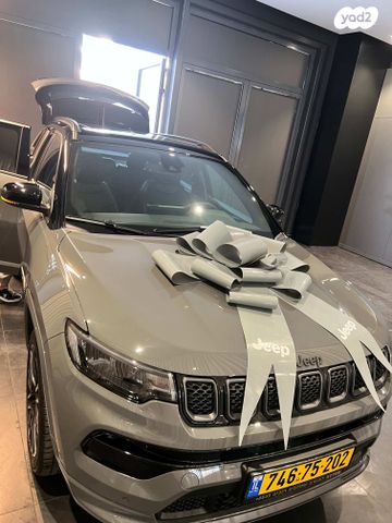 מודעת רכב ג'יפ קומפאס